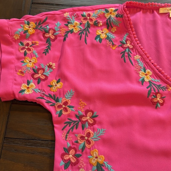 Pink Embroidered Mexican Style Too Shirt Sz Small - Picture 7 of 9